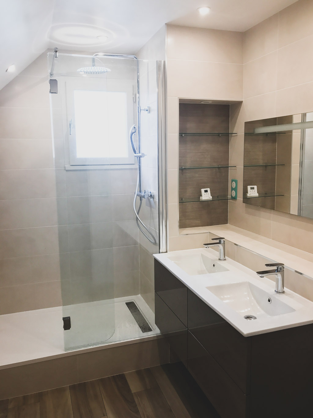 douche-meuble-noir-design-sdb