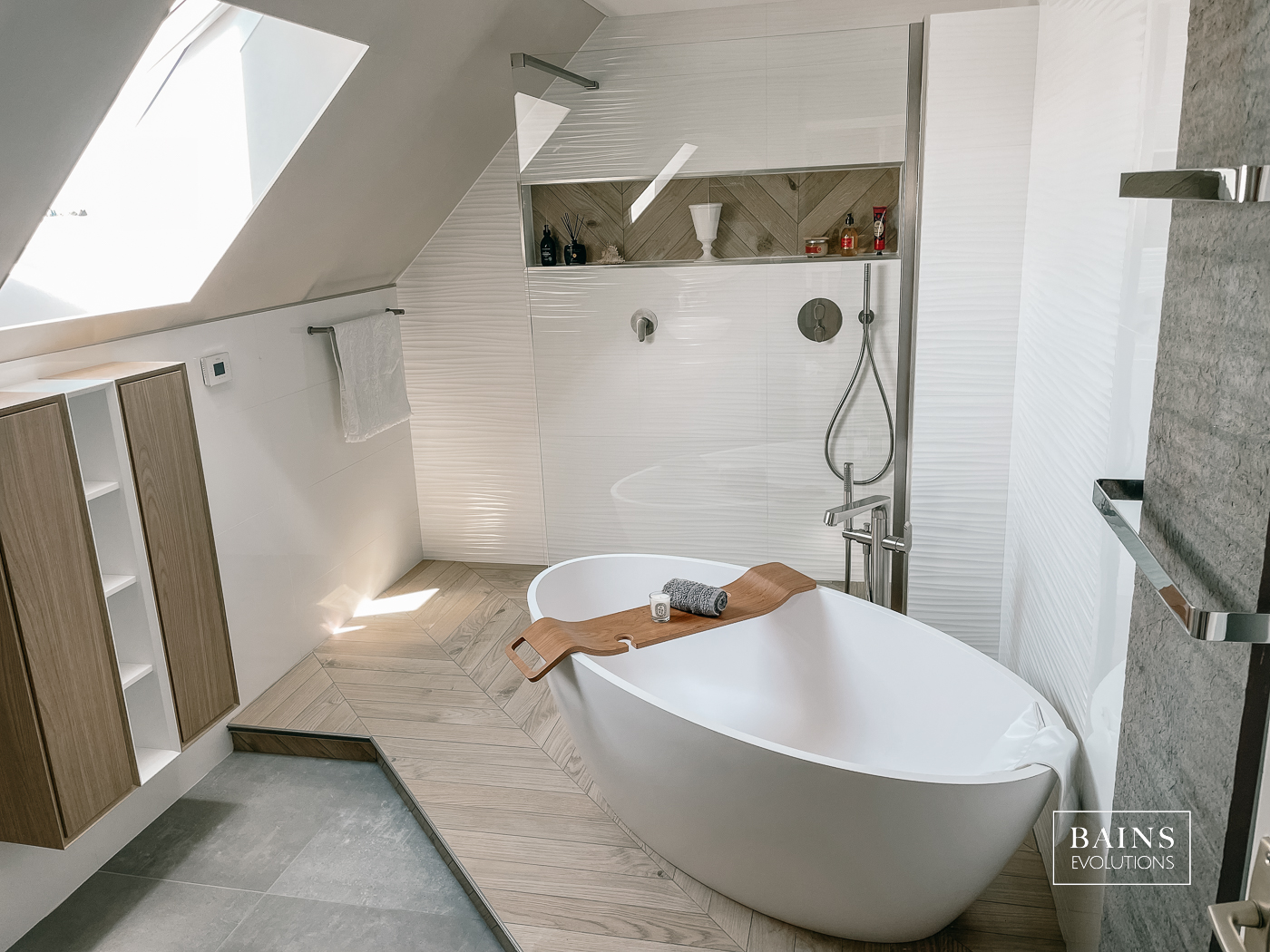Rénovation complète salle de bain en Essonne avec baignoire ilot et douche à l'italienne